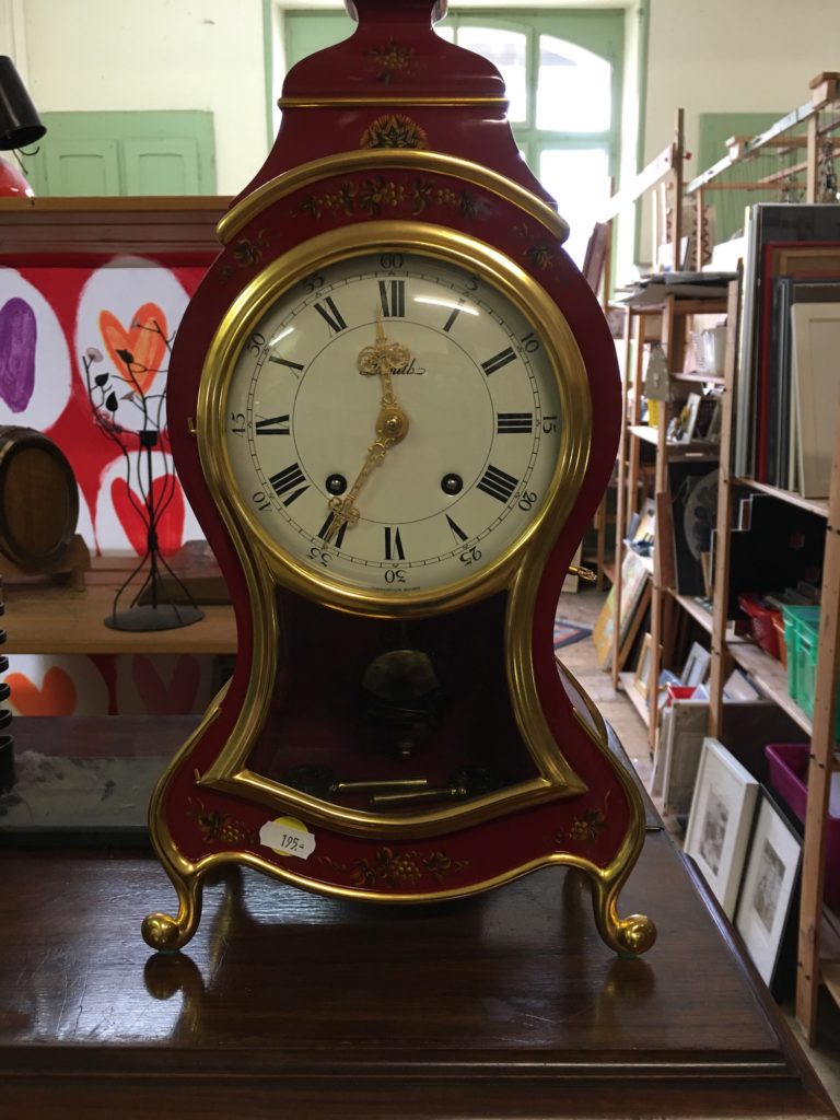 Pendule neuchâteloise, modèle haut de gamme en vente au Galetas de Montreux