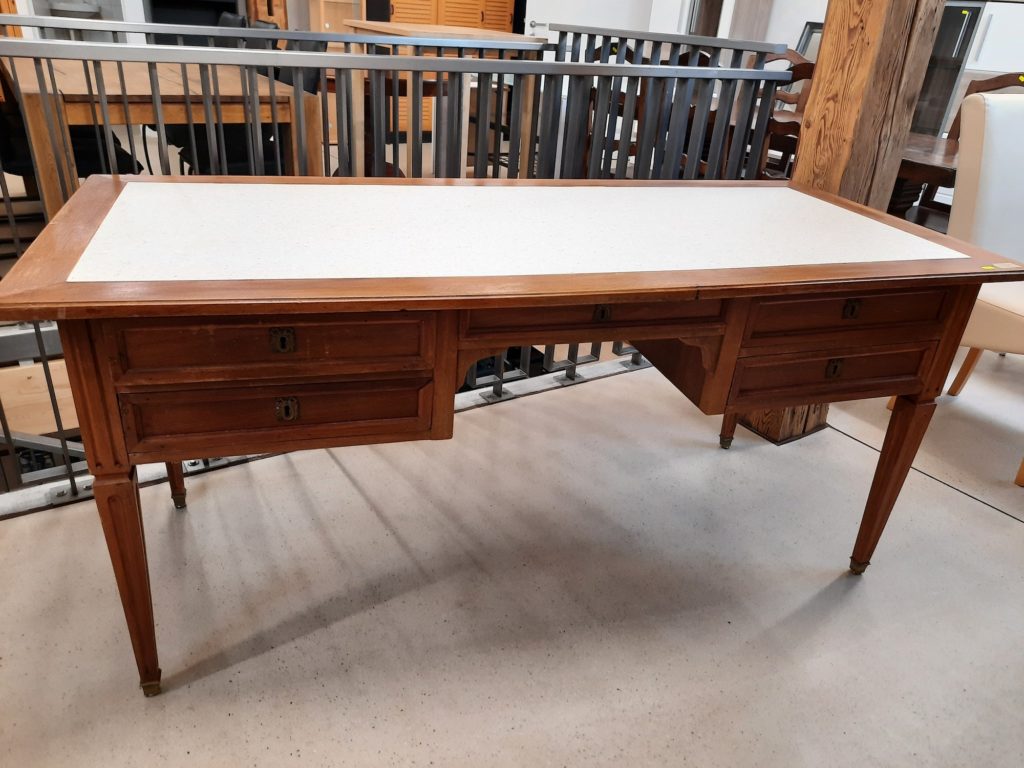 Bureau en bois massif, en vente au Galetas de la Broye, CSP Vaud