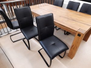 Chaises en similicuir, en vente au Galetas de la Broye, CSP Vaud