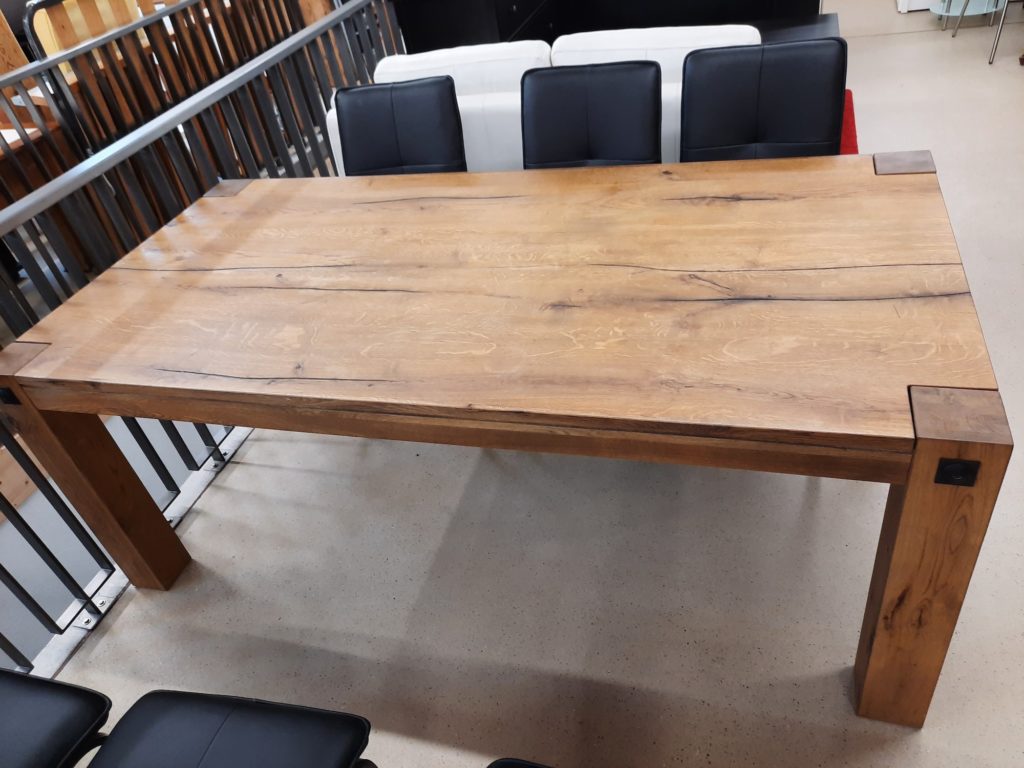 Table en chêne massif, en vente au Galetas de la Broye, CSP Vaud