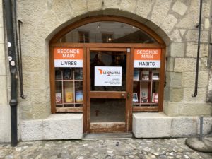Galetas du CSP Vaud au centre de Lausanne : vêtements et livres