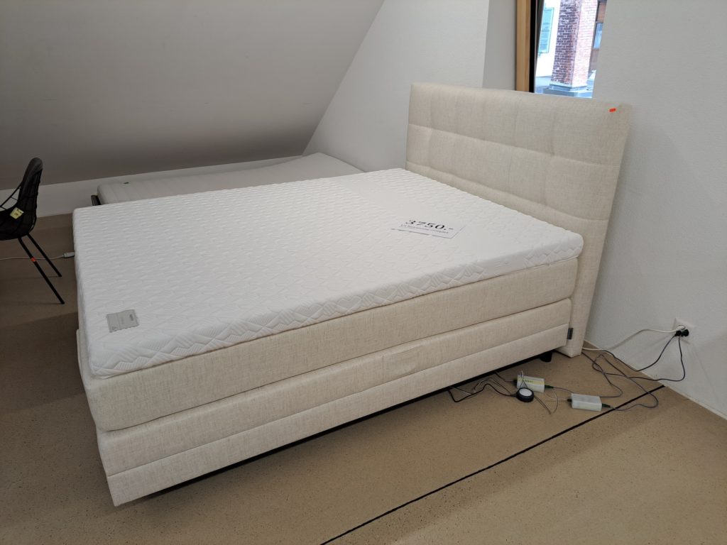 lit électrique Superba boxspring Galetas de Payerne, CSP Vaud